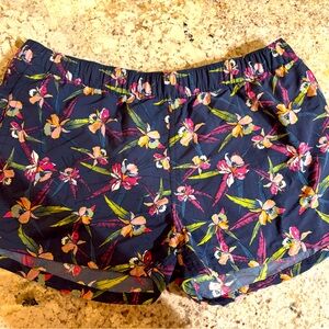 Patagonia Baggies shorts (floral print) size L